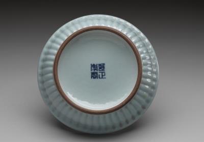 图片[3]-Saucer with sky-blue glaze, Qing dynasty, Yongzheng reign (1723-1735)-China Archive